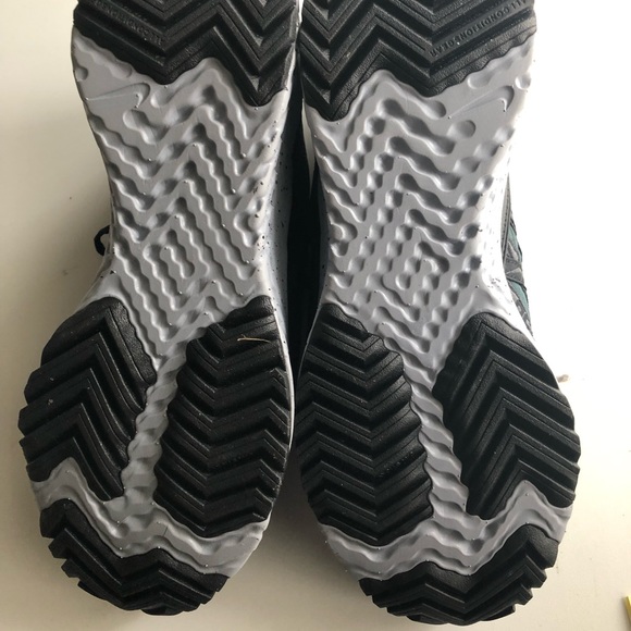 COPY - Nike ACG React Terra Gobe Sneaker - Picture 5 of 9